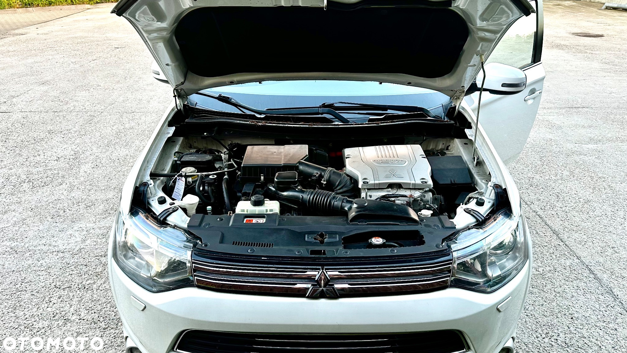 Mitsubishi Outlander 2.0 4WD Plug-In Hybrid Top - 20