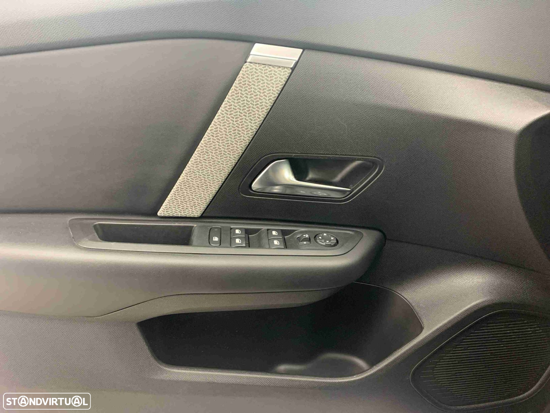 Citroën C4 1.2 PureTech Shine - 11