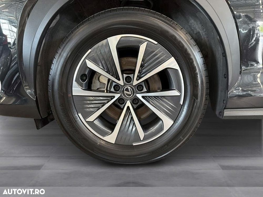 Lexus RZ 450e Executive Line - 6