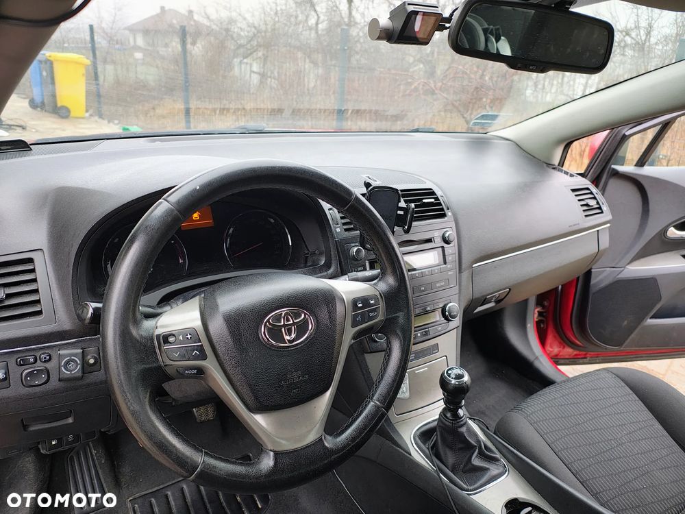 Toyota Avensis 1.8 Sol - 9