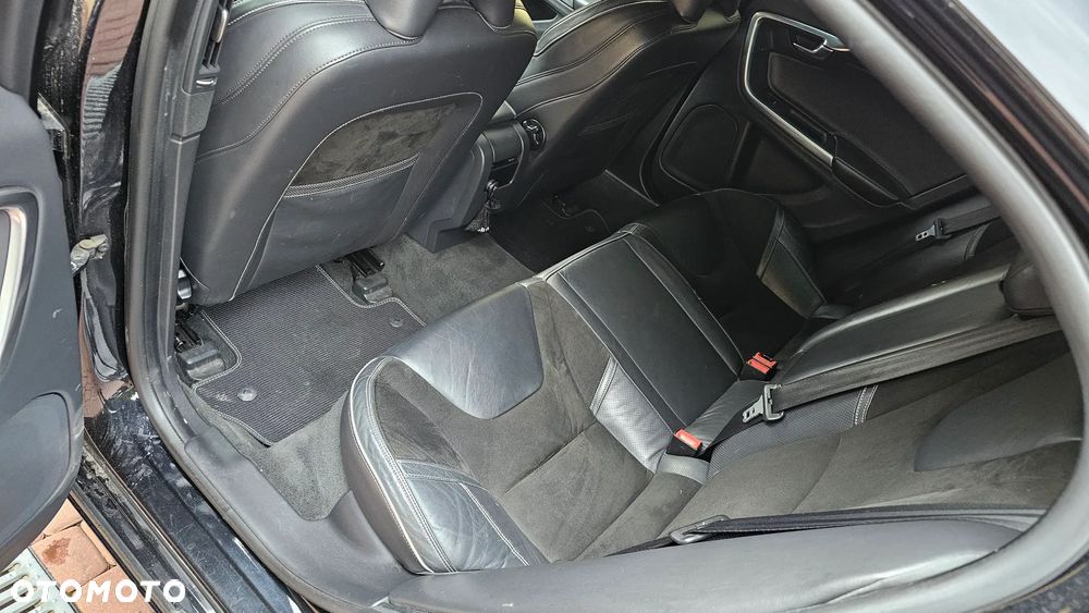 Volvo S60 T3 R-Design Summum - 34