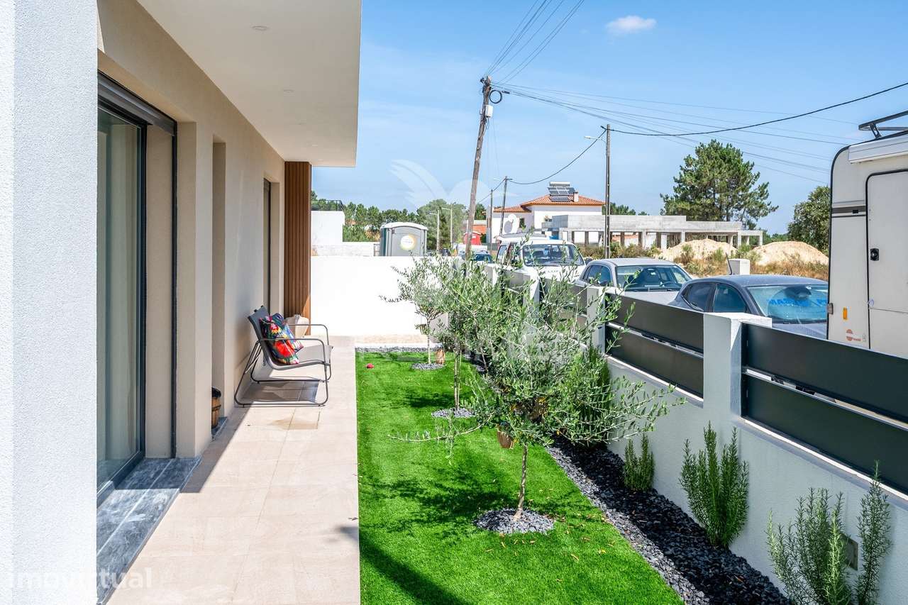 Moradia T3 com Piscina em Fernão Ferro - Grande imagem: 4/39