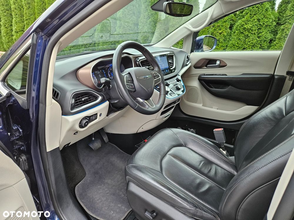 Chrysler Pacifica - 10