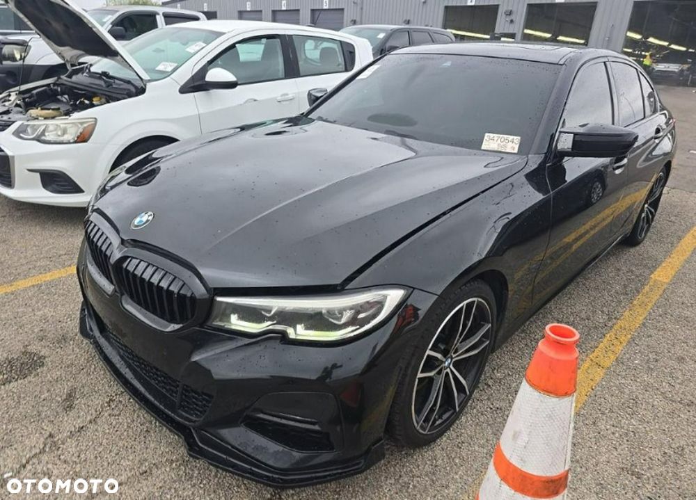 BMW Seria 3 330i M Sport - 3