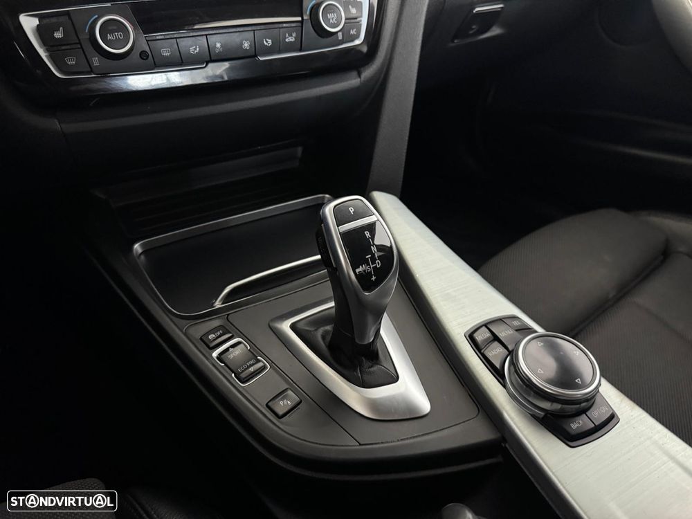 BMW 320 d Pack M Auto - 14