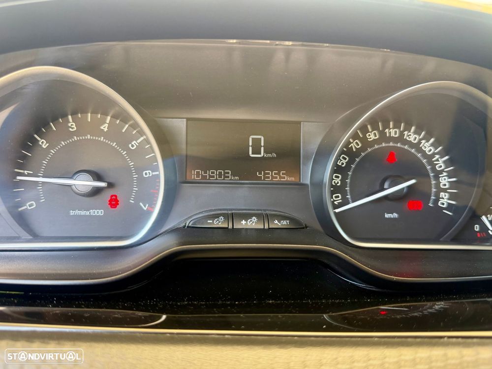 Peugeot 2008 1.2 PureTech Style - 19