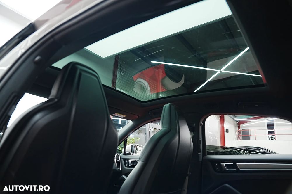 Porsche Cayenne Coupe E-Hybrid Tiptronic S Platinum Edition - 8