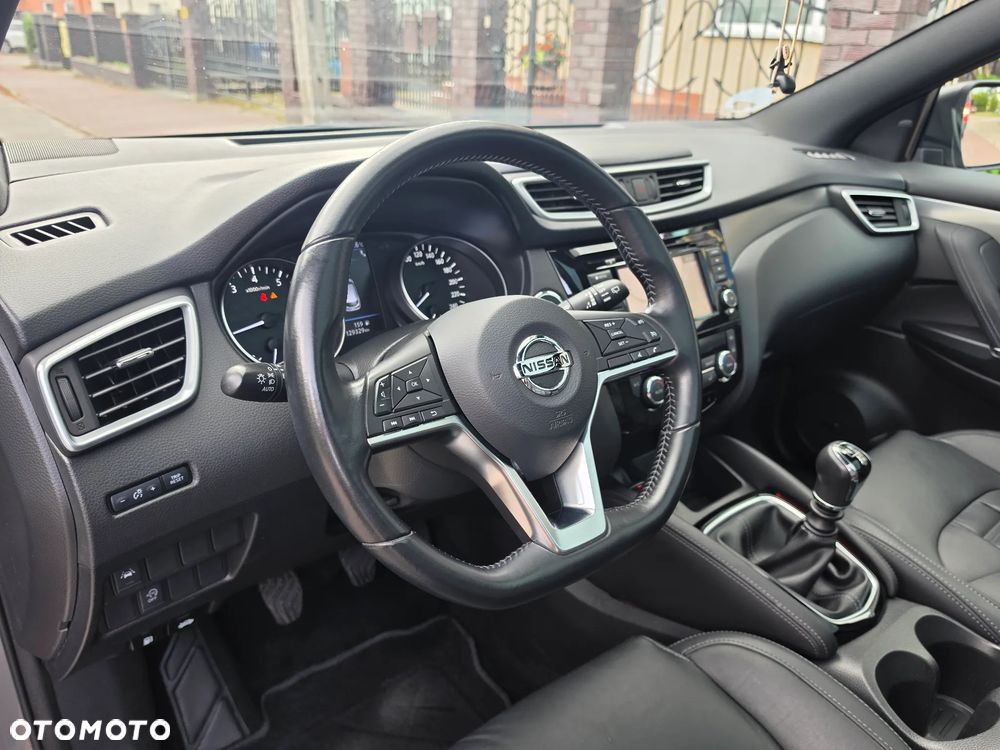 Nissan Qashqai 1.3 DIG-T Tekna+ - 26