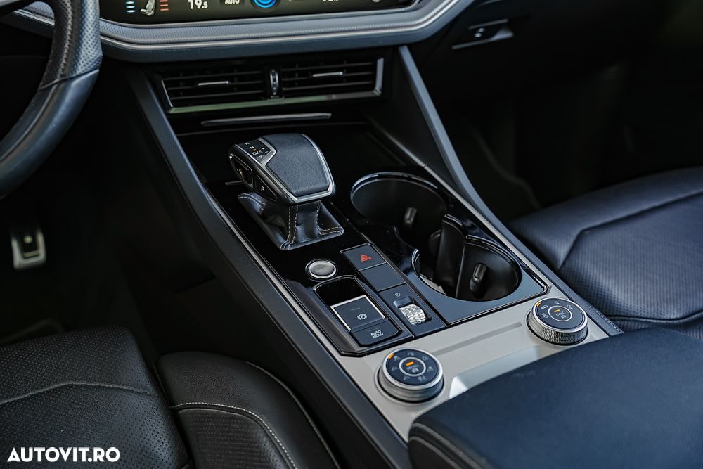 Volkswagen Touareg TFSI e plug in hybrid - 28