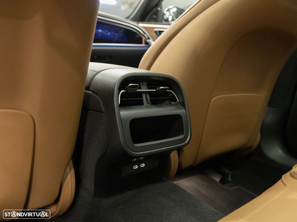 Mercedes-Benz E 300 e Station - 22