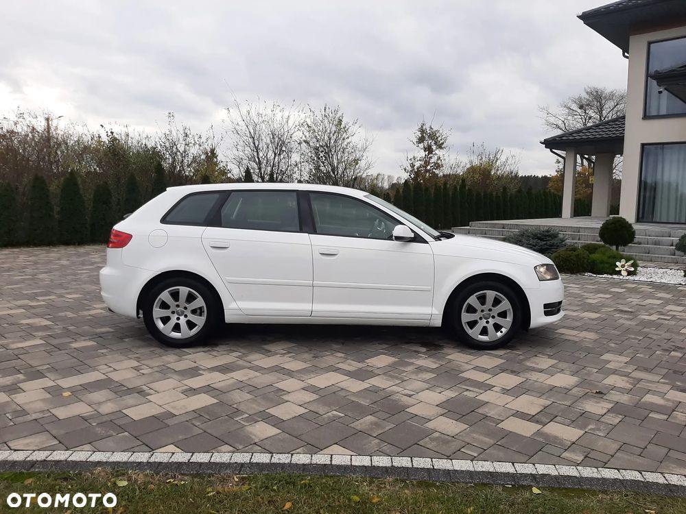 Audi A3 Sportback 1.6 Ambition - 11