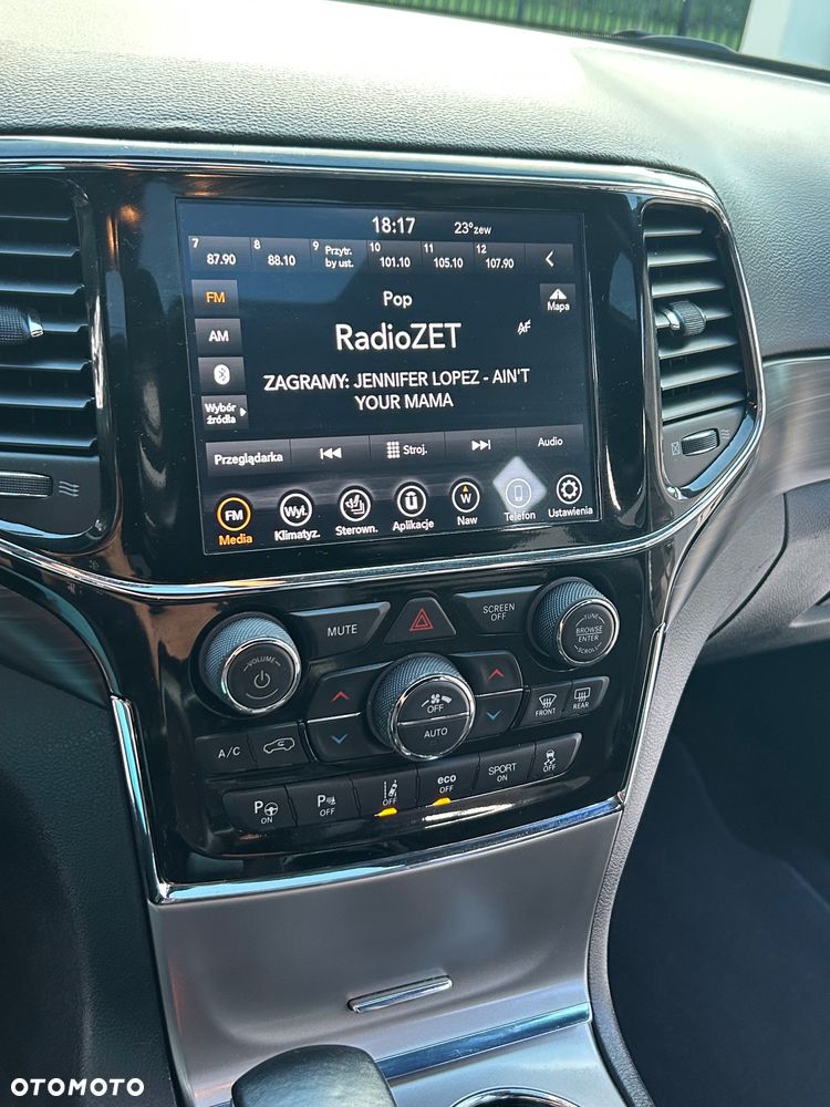 Jeep Grand Cherokee - 21