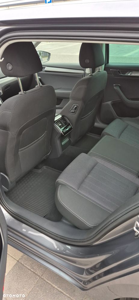Skoda Superb 2.0 TDI SCR Style DSG - 6