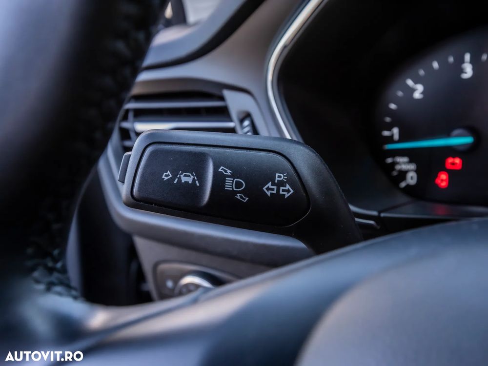Ford Focus 1.5 EcoBlue Start-Stopp-System Aut. TITANIUM EDITION - 22