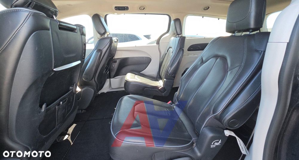Chrysler Pacifica - 14