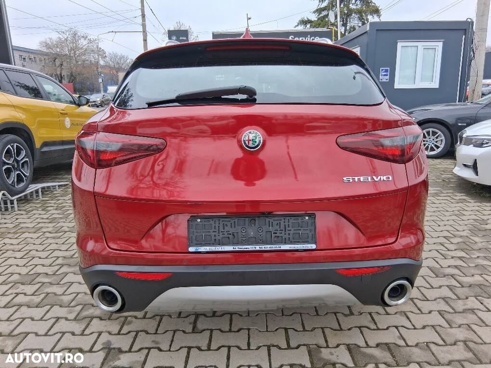 Alfa Romeo Stelvio - 5