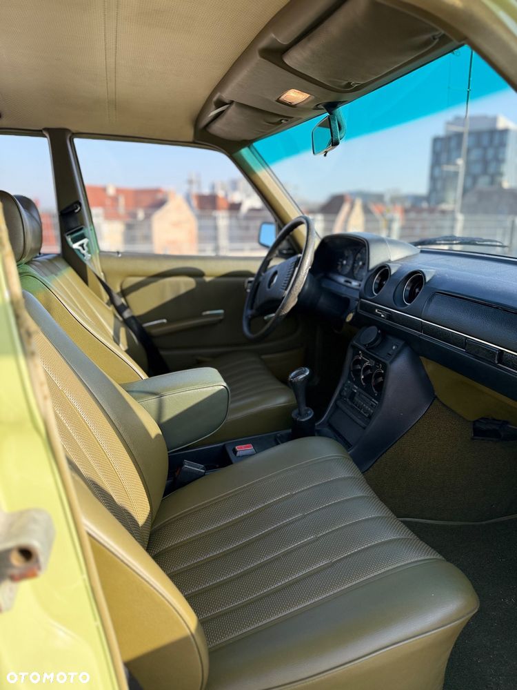 Mercedes-Benz W123 - 13