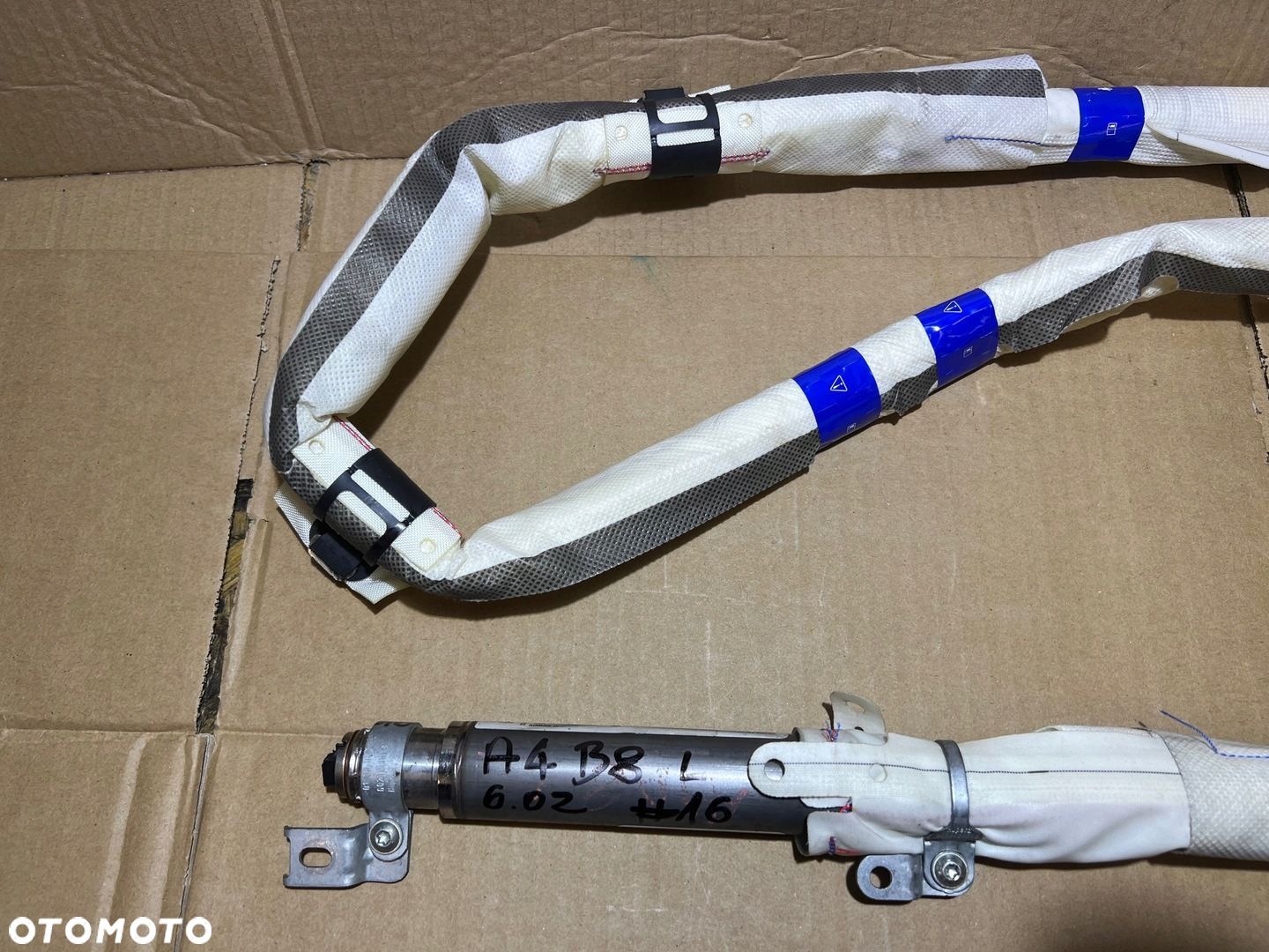 AUDI A4 B8 KURTYNA POWIETRZNA LEWA 8K0880741D - 1