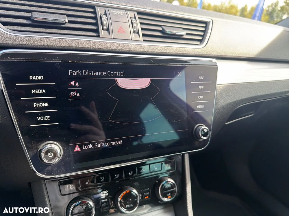 Skoda Superb 2.0 TDI DSG Ambition - 27