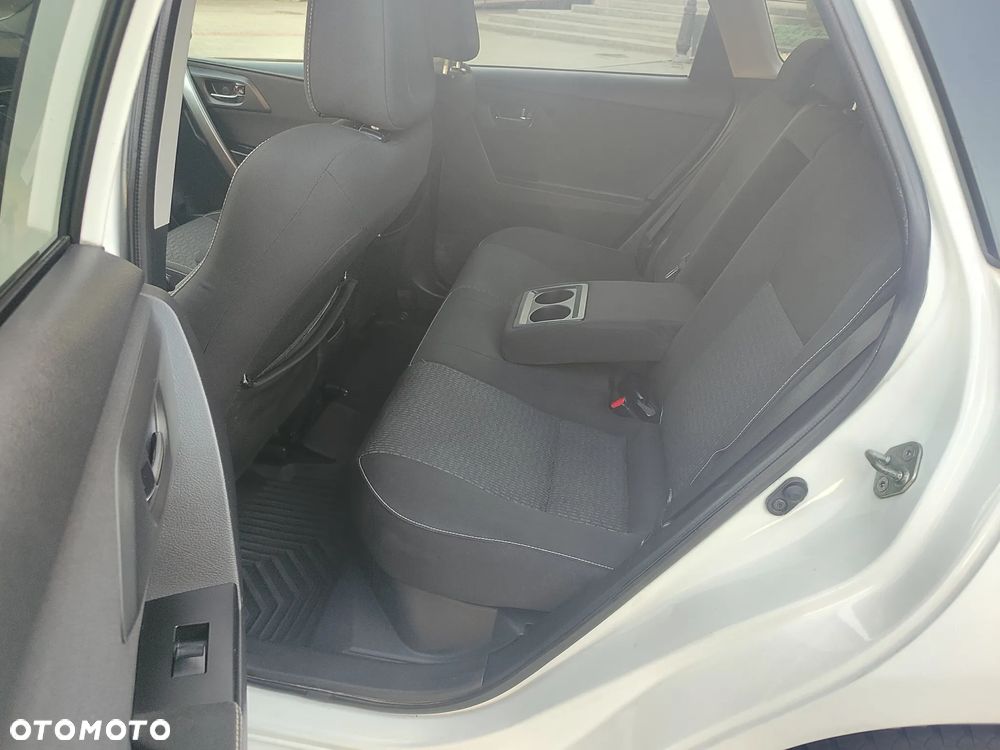 Toyota Auris 1.8 HSD Luna - 24