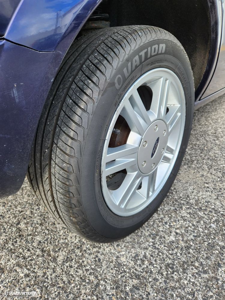 Ford Fiesta 1.25 Ghia - 20