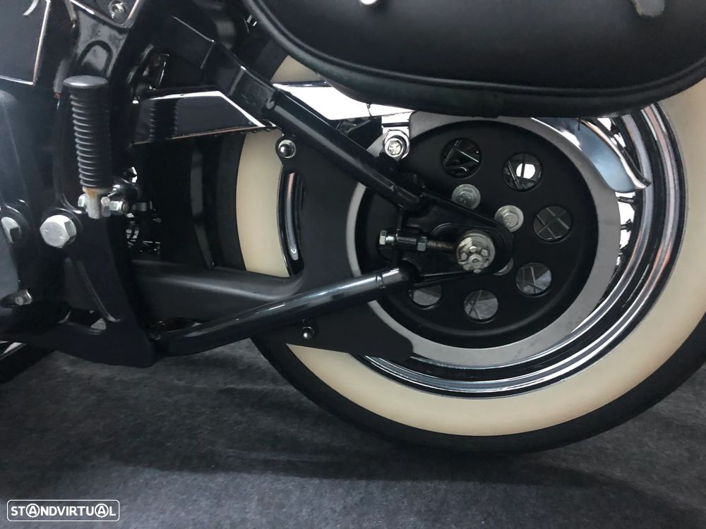 Harley-Davidson FLST FLSTN HERITAGE SOFTAIL NOSTALGIA - 26