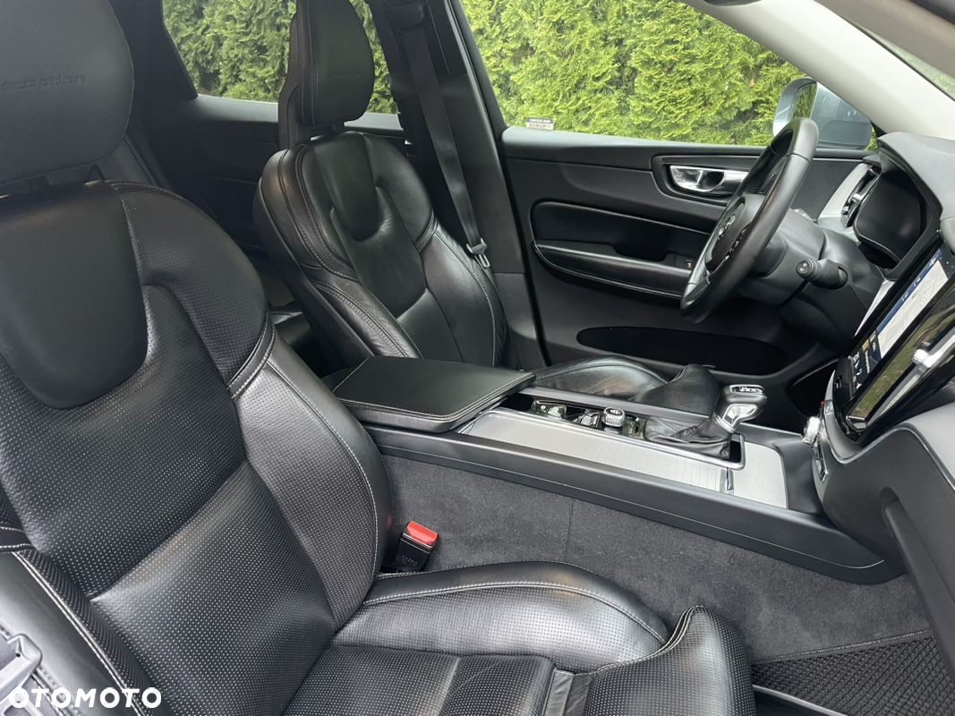 Volvo XC 60 D5 AWD Inscription - 8