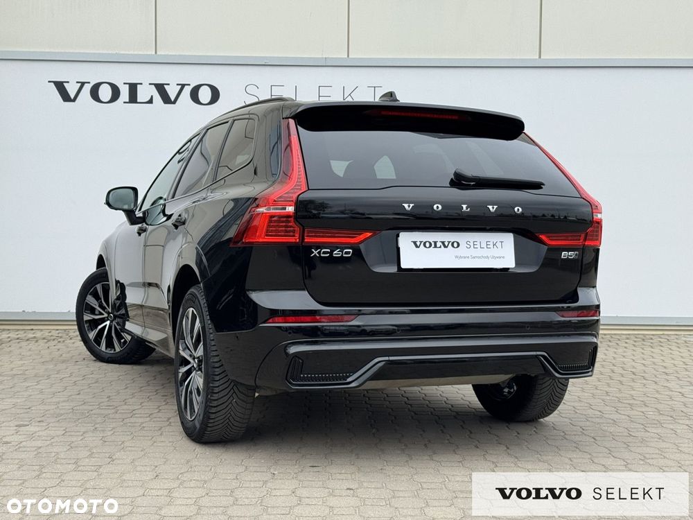 Volvo XC 60 B5 B AWD Plus Dark - 5