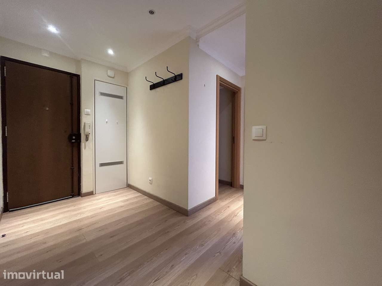 T2 LUMIAR central com garagem - Grande imagem: 2/25