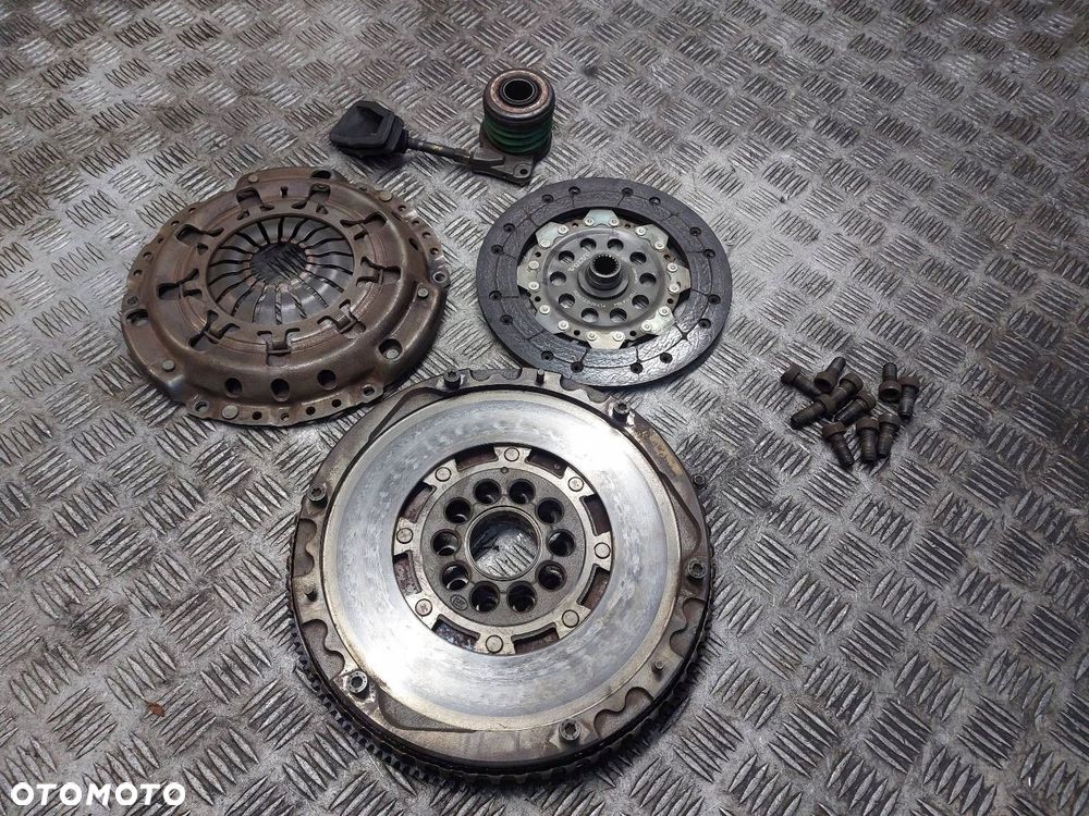 KOŁO DWUMASOWE + TARCZA + DOCISK + ŁOŻYSKO OPOROWE VOLVO V40 I 9181056-B - 1