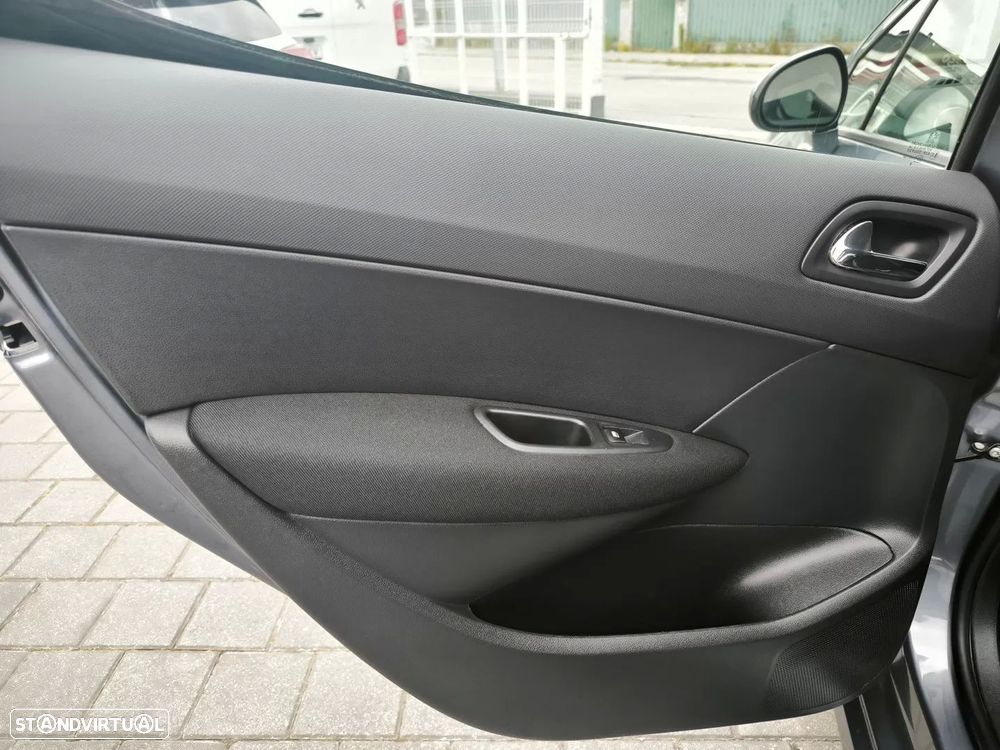 Peugeot 308 1.6 HDi Executive - 24