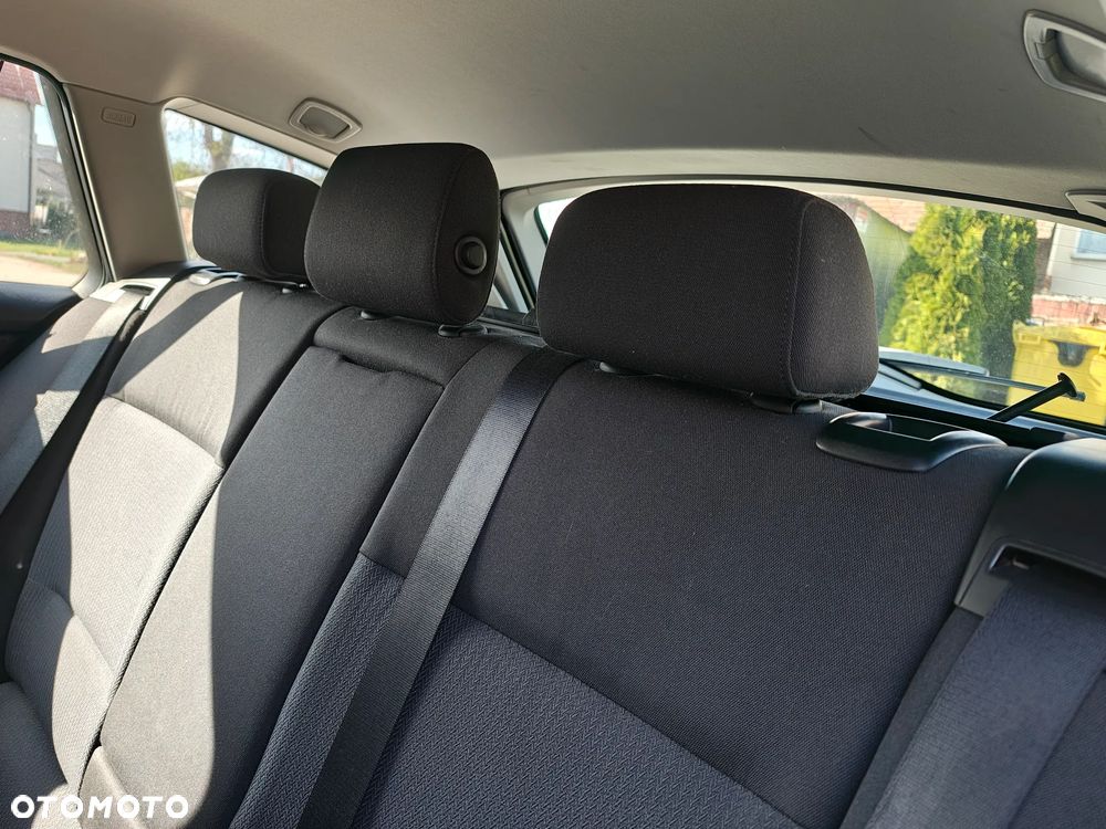 BMW Seria 3 318d - 10