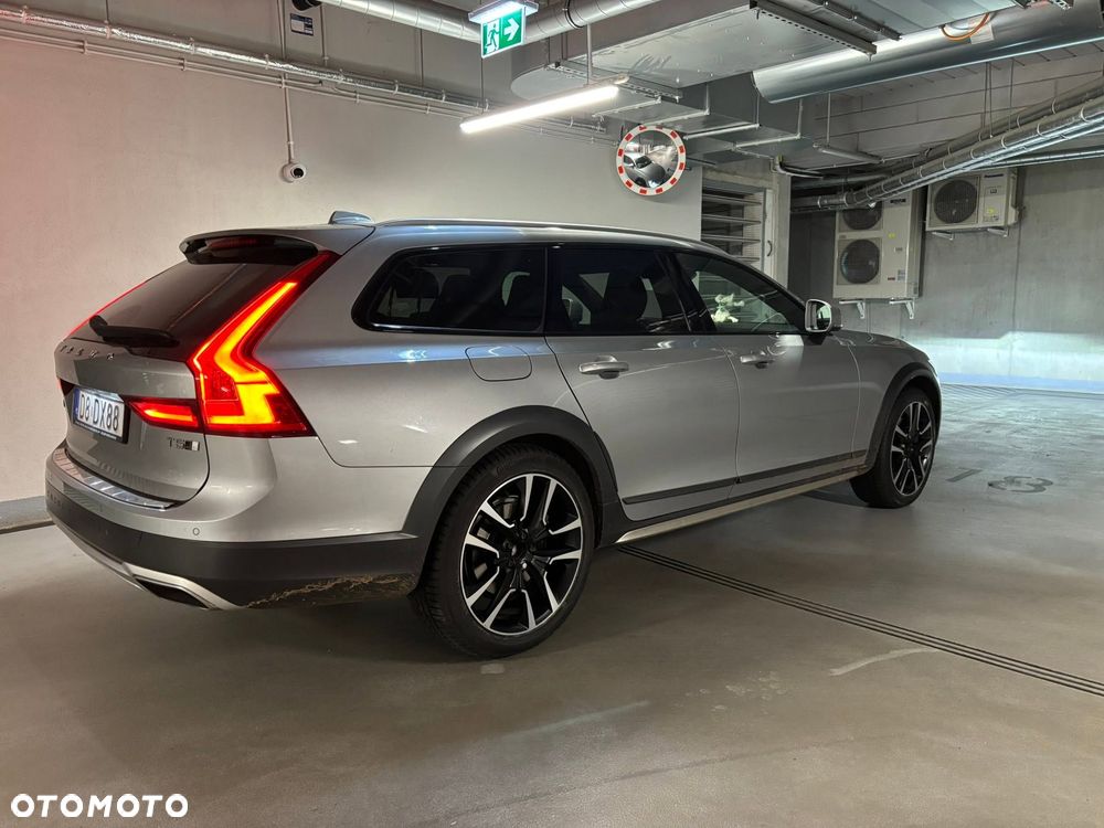 Volvo V90 Cross Country T5 AWD Pro - 2