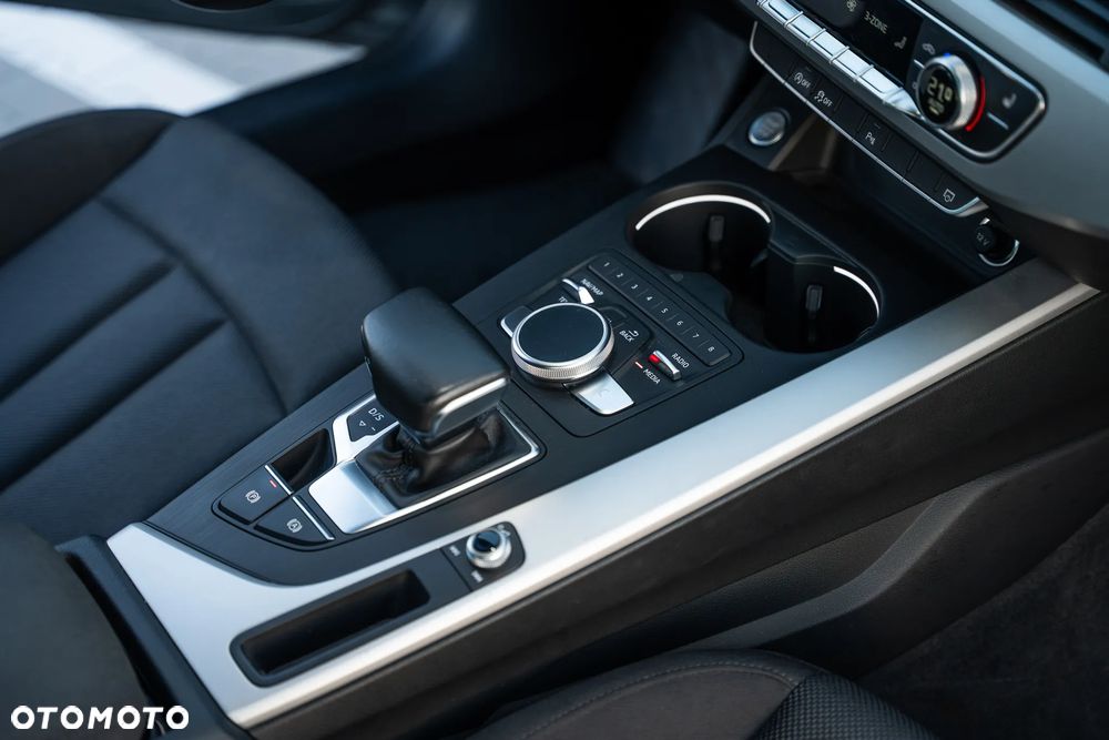 Audi A4 Limousine 35 TFSI mHEV S Line S tronic - 13