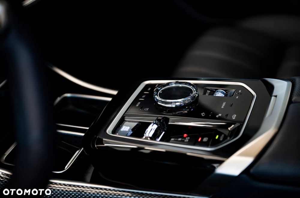 BMW Seria 7 740d xDrive sport - 21