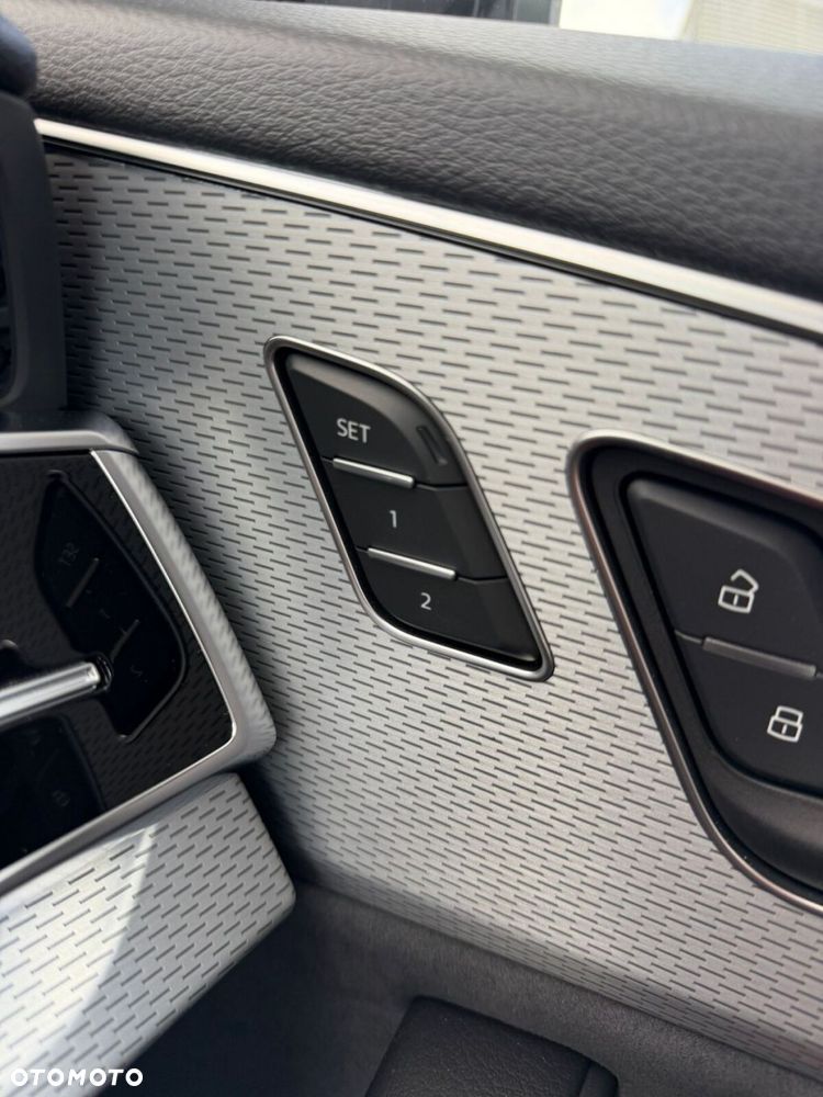 Audi Q8 TFSI e PHEV 360 kW Quattro Tiptronic - 30