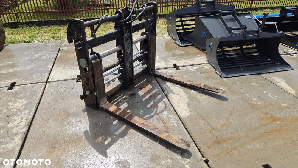 Widły hydrauliczne do ładowarki teleskopowej JCB Q-Fit qfit z przesuwem - 1