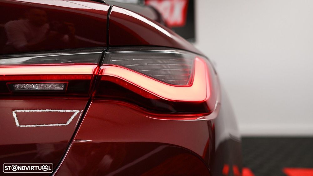 BMW M4 Competition Pack 50 anos M - 40