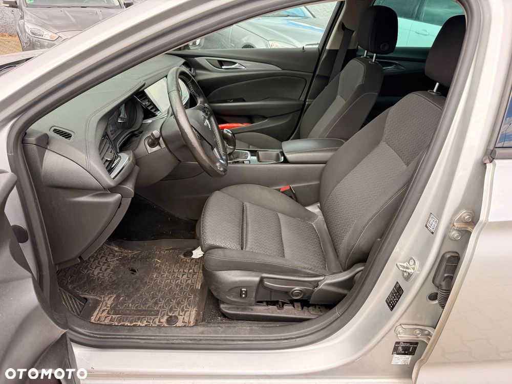Opel Insignia - 11