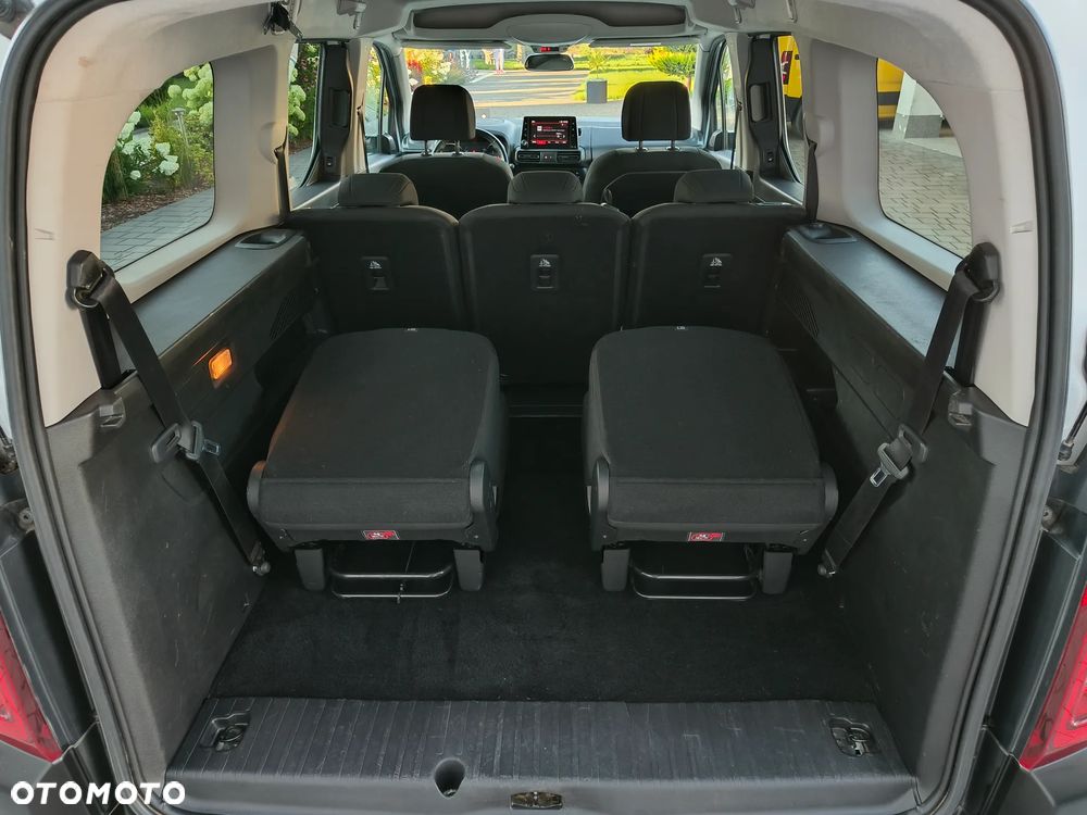 Citroën Berlingo XL 7-Sitzer PureTech 130 EAT8 SHINE - 18