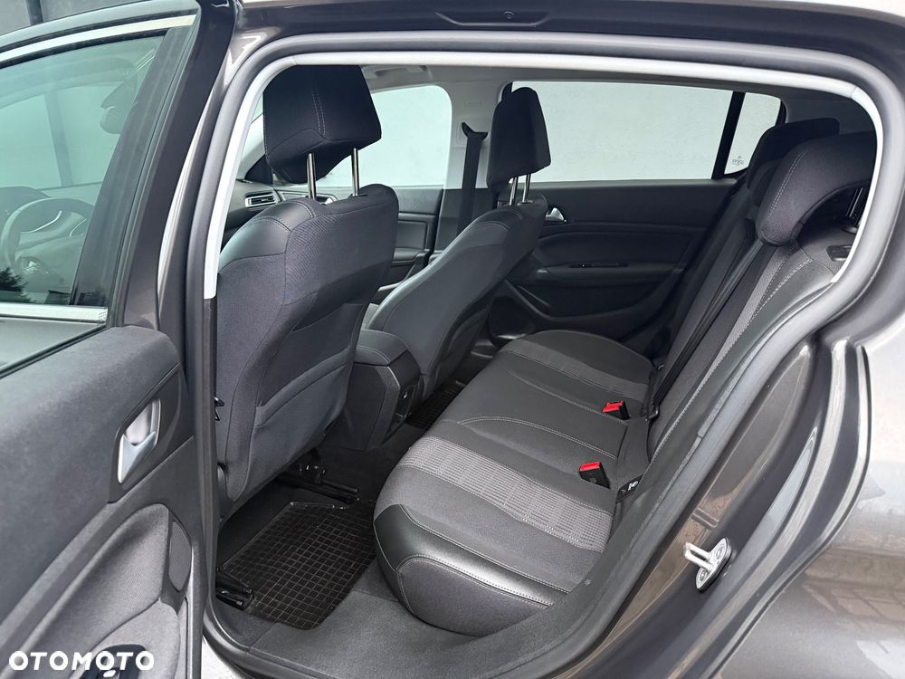 Peugeot 308 BlueHDi 130 Stop & Start Allure Business-Paket - 7