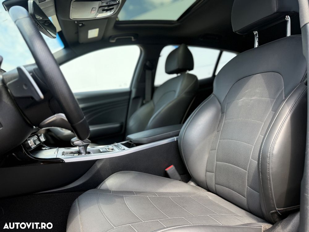 Kia Stinger 3.3 T-GDI 8AT AWD GT - 17