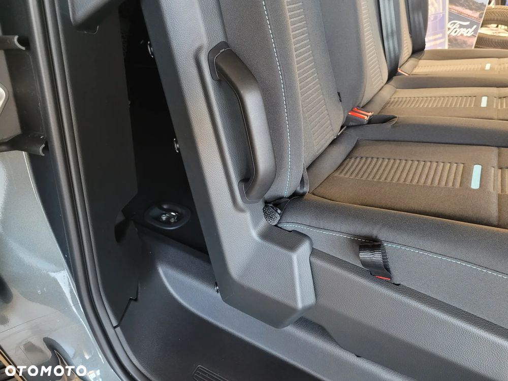 Ford Transit Connect - 17