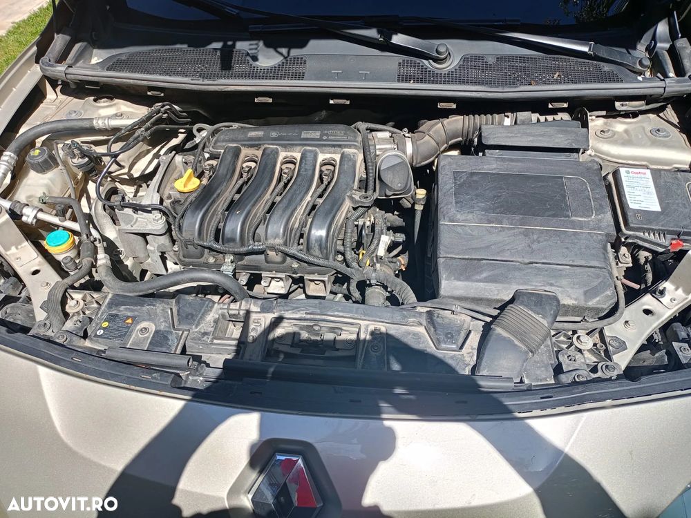 Renault Fluence 1.6 16V Authentique - 5