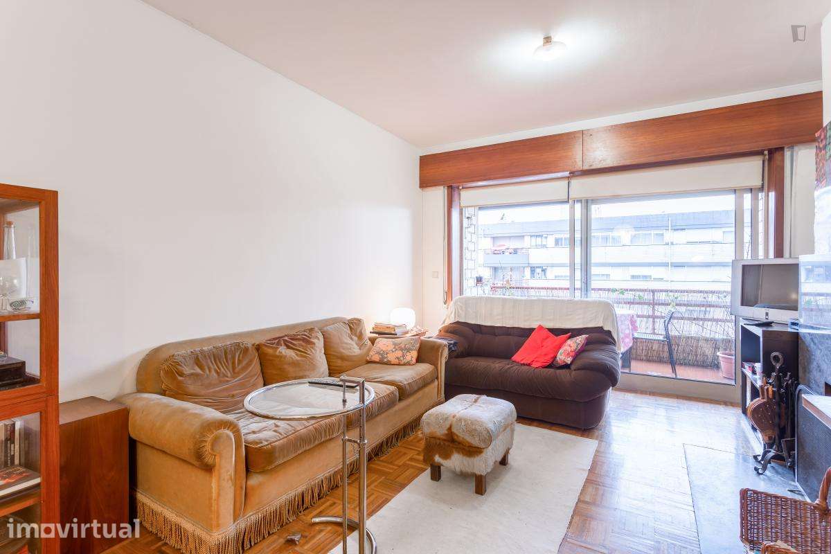 Quarto - localizado em Matosinhos Porto - Grande imagem: 4/18
