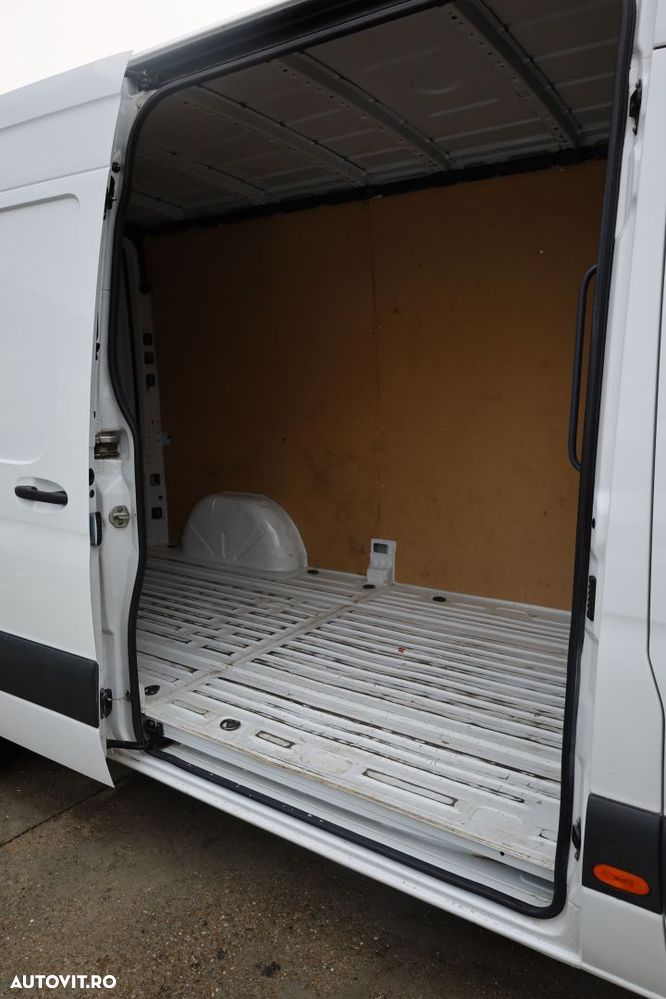 Mercedes-Benz Sprinter L2H2 - 13