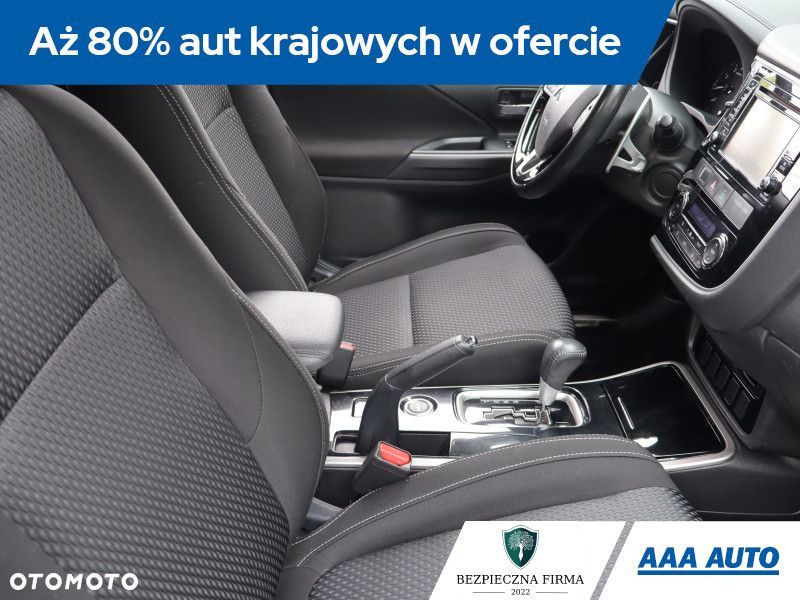 Mitsubishi Outlander - 11