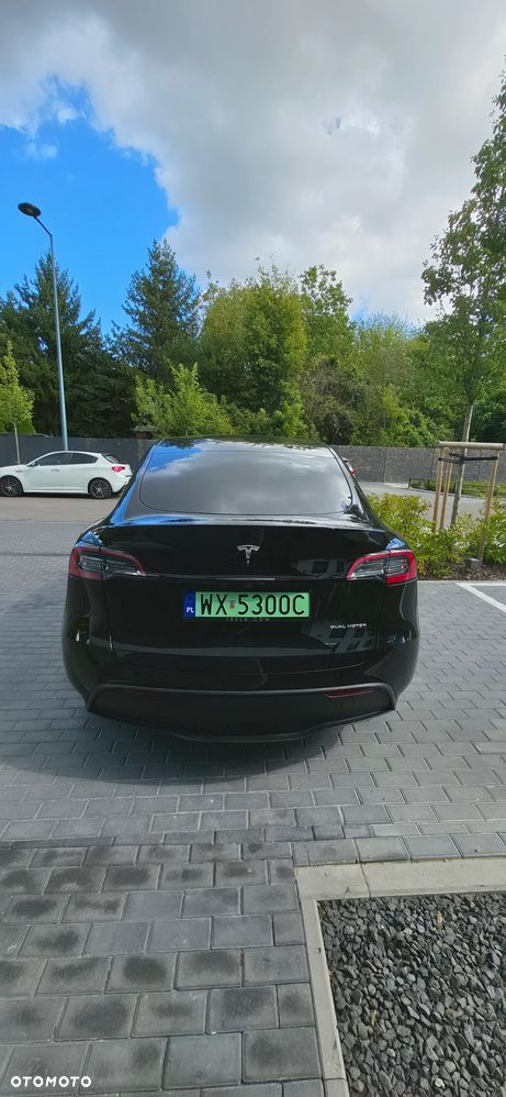 Tesla Model Y - 5
