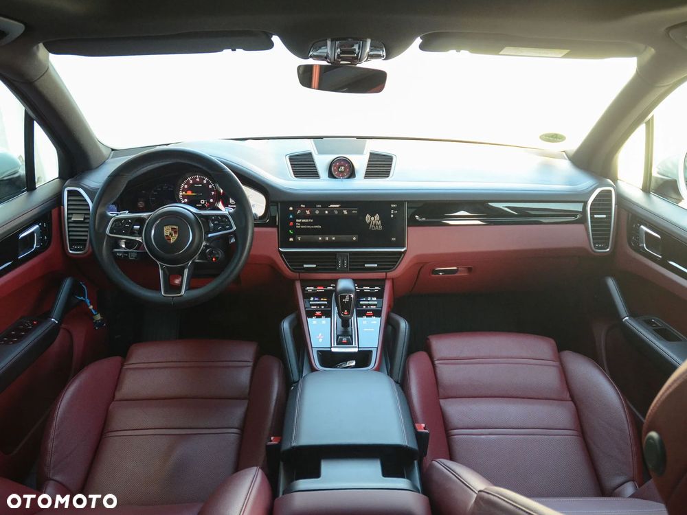 Porsche Cayenne - 4