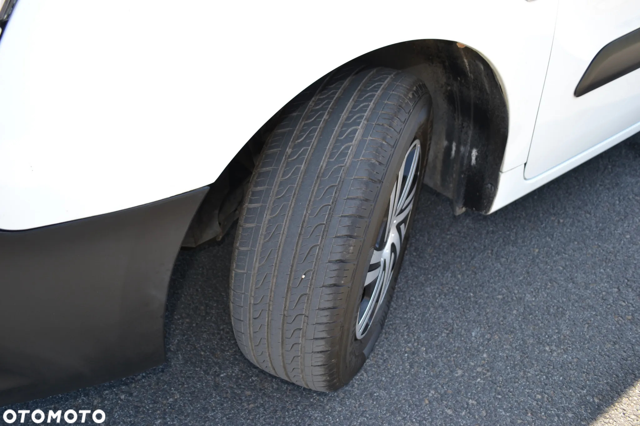 Peugeot Partner 1.6 HDi Presence - 24